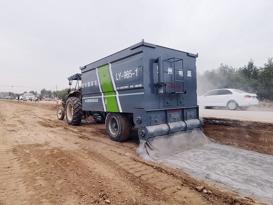 电脑版粉料撒布车9
