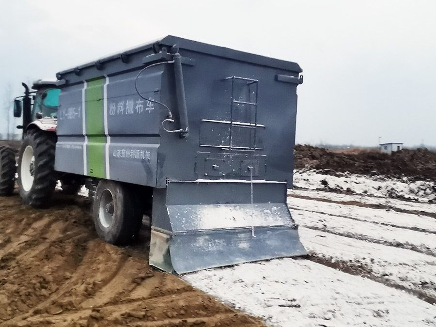 白灰撒布车